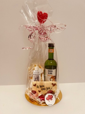 56c267ff 0180 4f0c 884d 2e03d39193a7 002